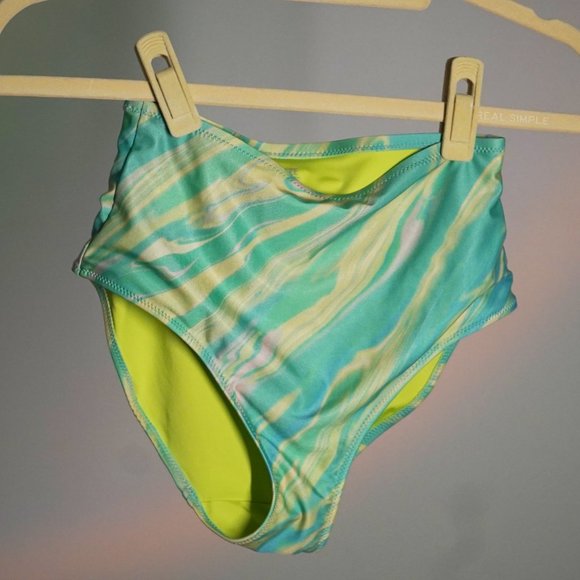 Lime Cheeky Daze Dayz top and bottom bikini set! Gently worn... - Picture 2 of 2